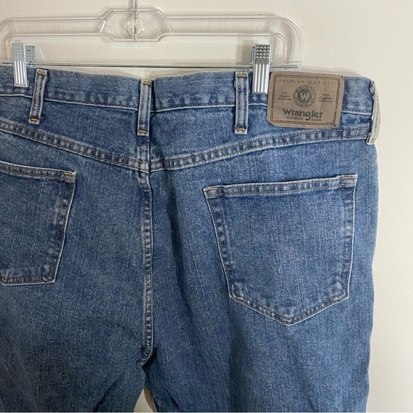 Wrangler Jeans Relaxed Fit 42x32 Men’s - Picture 5 of 6